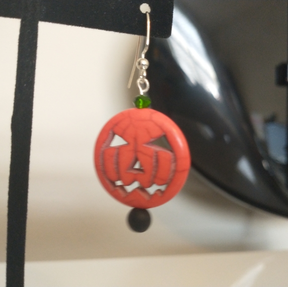 Earrings - Picture 6 of 9